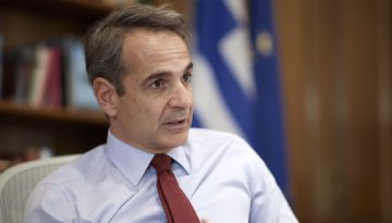 Σύσκεψη για αντιπυρική περίοδο: Στη μάχη 18.500 πυροσβέστες, 4.000 οχήματα, 100 βάσεις drones και 80 εναέρια
