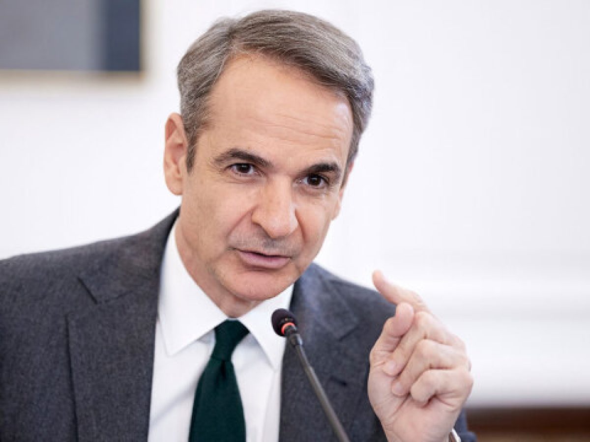 Σύσκεψη υπό Μητσοτάκη για την αντιπυρική: Πάνω από 18.500 πυροσβέστες και 4.000 οχήματα στη μάχη για τις πυρκαγιές – 100