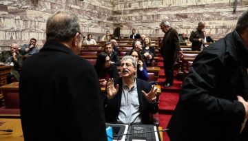 Στα τέσσερα χωρίστηκε ο ΣΥΡΙΖΑ: «Ανέκδοτο να είμαι ανεξάρτητος βουλευτής» λέει ο Πολάκης