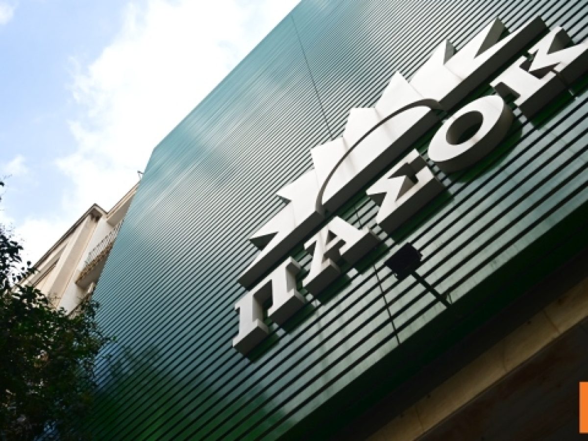 &Sigma;&tau;&eta;&nu; &alpha;&nu;&tau;&epsilon;&pi;ί&theta;&epsilon;&sigma;&eta; &tau;&omicron; &Pi;&Alpha;&Sigma;&Omicron;&Kappa; &gamma;&iota;&alpha; &tau;&omicron; &kappa;ό&mu;&mu;&alpha; &Tau;&sigma;ί&pi;&rho;&alpha;, &sigma;&tau;&alpha; &sigma;&kappa;&alpha;&rho;&iota;ά &laquo;&sigma;&kappa;&iota;ώ&delta;&eta;&sigmaf; &kappa;&upsilon;&beta;έ&rho;&nu;&eta;&sigma;&eta;&raquo; &gamma;&iota;&alpha; &kappa;&alpha;&theta;&eta;&mu;&epsilon;&rho;&iota;&nu;ό &mu;&pi;&rho;&alpha; &nu;&tau;&epsilon; &phi;&epsilon;&rho; &mu;&epsilon; &tau;&omicron;&upsilon;&sigmaf; &upsilon;&pi;&omicron;&upsilon;&rho;&gamma;&omicron;ύ