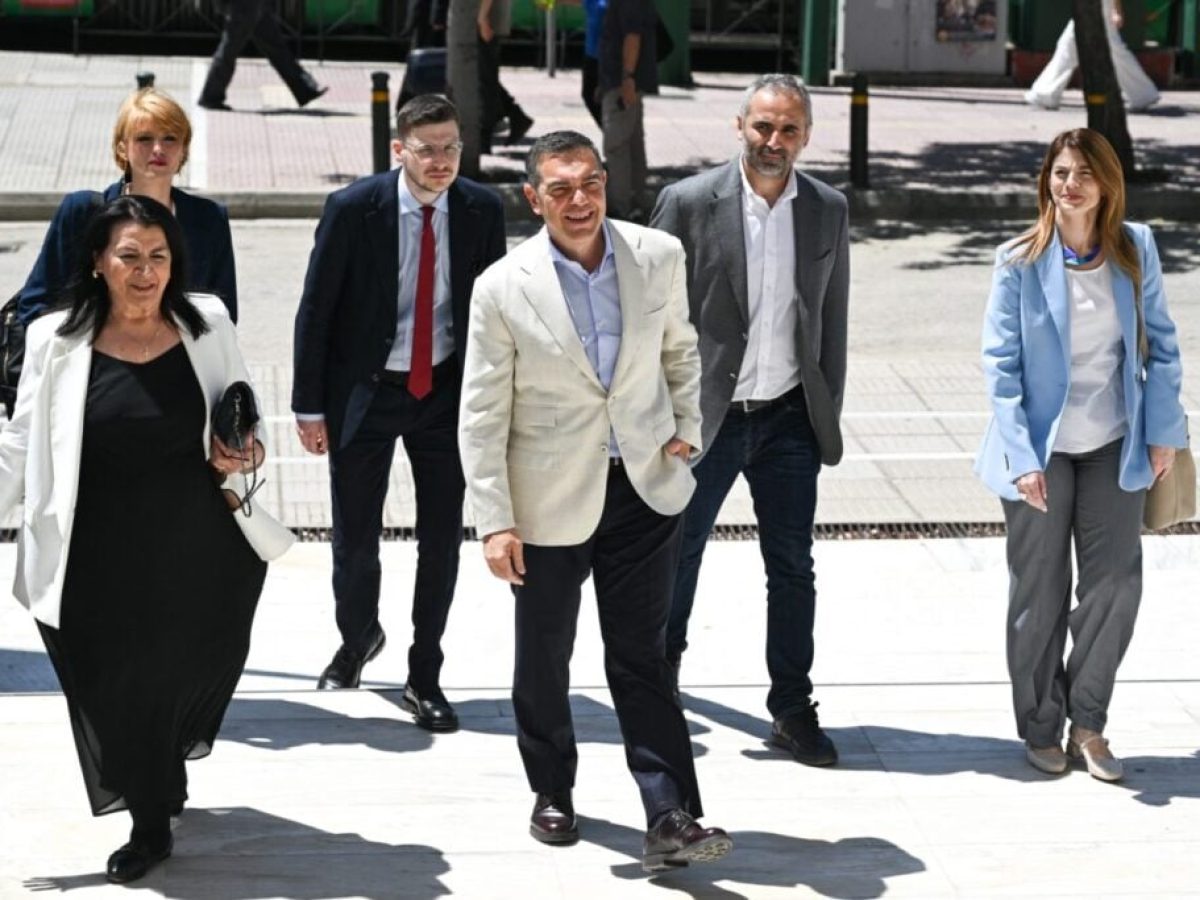 &Sigma;&tau;&omicron;&nu; &Alpha;&rho;&epsilon;&iota;&omicron; &Pi;ά&gamma;&omicron; &omicron; &Tau;&sigma;ί&pi;&rho;&alpha;&sigmaf; &ndash; &Kappa;&alpha;&tau;έ&theta;&epsilon;&sigma;&epsilon; &tau;&eta;&nu; &iota;&delta;&rho;&upsilon;&tau;&iota;&kappa;ή &delta;&iota;&alpha;&kappa;ή&rho;&upsilon;&xi;&eta; &tau;&eta;&sigmaf; &Epsilon;&Lambda;.&Alpha;.&Sigma;.