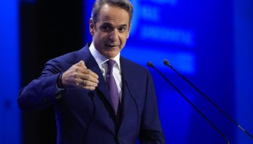 Τα μηνύματα σε Καραμανλή, Σαμαρά και… Δένδια