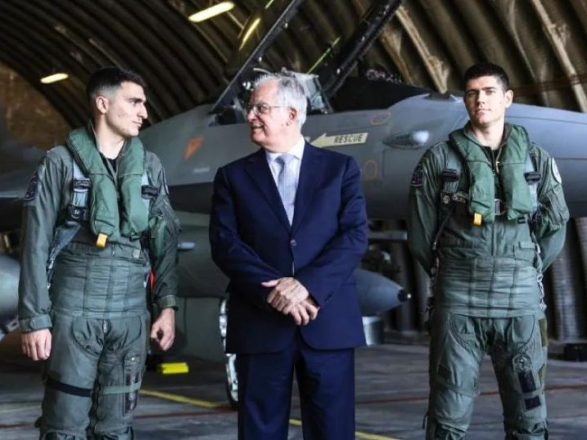 Τασούλας: «Η ευημερία της χώρας είναι αποτέλεσμα του αισθήματος ασφάλειας που μας παρέχουν οι Ένοπλες Δυνάμεις» (Photos)