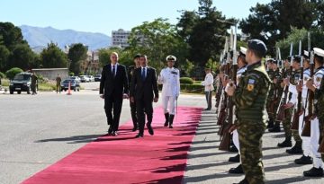 Τετ-α-τετ Δένδια με τον υπουργό Επικρατείας των ΗΑΕ – Συμφωνία ενίσχυσης της αμυντικής συνεργασίας