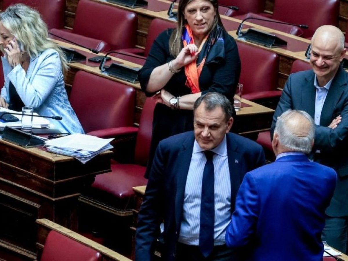 «Θάφτηκε» η εξεταστική για τις υποκλοπές – 155 “όχι” μέσα σε εκρηκτικό κλίμα στη Βουλή