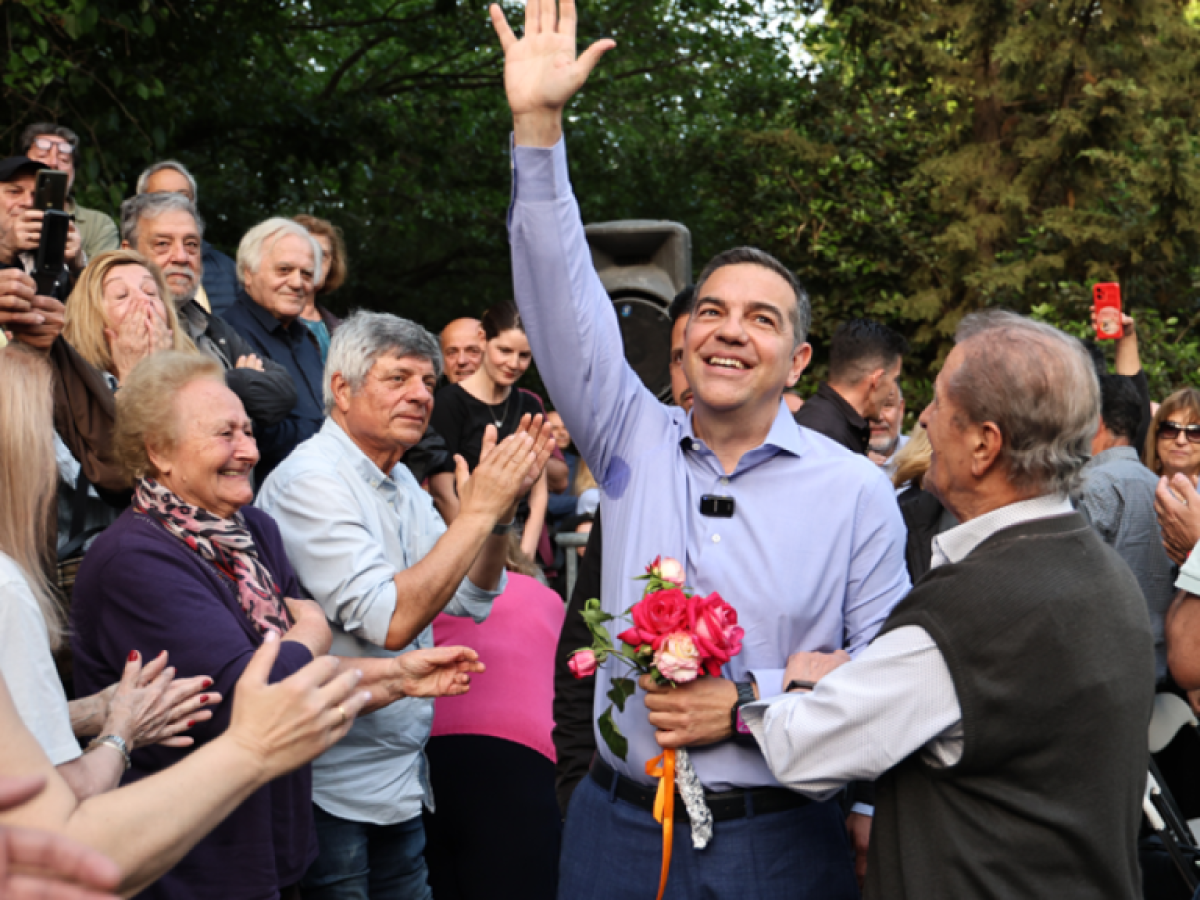 &Theta;&epsilon;&rho;&mu;ή &upsilon;&pi;&omicron;&delta;&omicron;&chi;ή &tau;&omicron;&upsilon; &Alpha;&lambda;έ&xi;&eta; &Tau;&sigma;ί&pi;&rho;&alpha; &sigma;&tau;&omicron; &theta;έ&alpha;&tau;&rho;&omicron; &Rho;&epsilon;&mu;&alpha;&tau;&iota;ά&sigmaf; &sigma;&tau;&omicron; &Chi;&alpha;&lambda;ά&nu;&delta;&rho;&iota; &ndash; &Delta;&epsilon;ί&tau;&epsilon; &beta;ί&nu;&tau;&epsilon;&omicron;