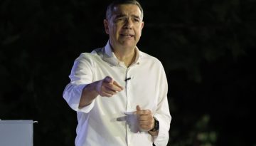 Θησείο: Η αντίδραση του Τσίπρα όταν ένας άνθρωπος χρειάστηκε γιατρό – Δείτε Video