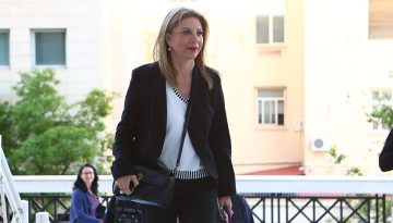 Τις επόμενες μέρες η ιδρυτική διακήρυξη για το κόμμα της Καρυστιανού – Σε απευθείας μετάδοση η συγκέντρωση υπογραφών (βίν