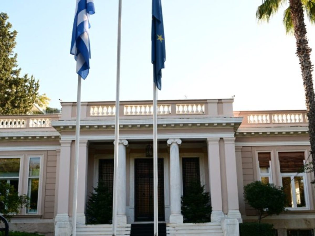 Το Μαξίμου «διαβάζει» τις νέες πολιτικές κινήσεις: Η στρατηγική της ΝΔ απέναντι σε Τσίπρα, Καρυστιανού και αναποφάσιστους