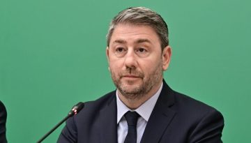 Το ΠΑΣΟΚ «ποντάρει» στην πρόταση για τετραήμερη εργασία και ο Ανδρουλάκης ετοιμάζει σχετικό βίντεο στο TikTok