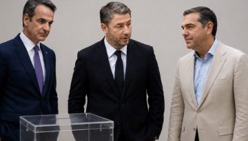 Το ΠΑΣΟΚ στα όπλα – Διμέτωπος με Μητσοτάκη και Τσίπρα, επεισόδια για τις δημοσκοπήσεις