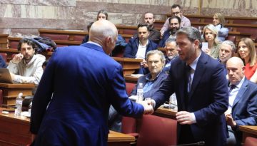 Το σχέδιο του ΠΑΣΟΚ για τη Συνταγματική Αναθεώρηση:  «Όχι» στην υπερσυγκέντρωση εξουσίας