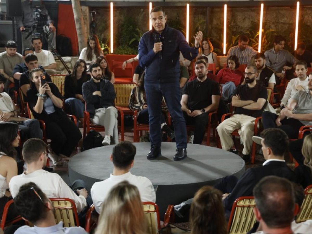 Τσίπρας: Να ανοίξουμε τα πανιά μας σε νέους ορίζοντες