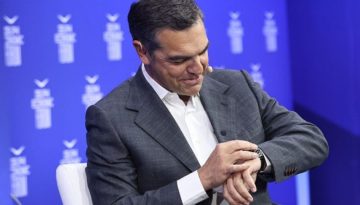ΤΣΙΠΡΑΣ ΜΕ ΜΠΑΛΑ ΜΠΑΡΤΣΕΛΟΝΑ: «Μπλε της πατρίδας, κόκκινο των αγώνων» για το νέο κόμμα