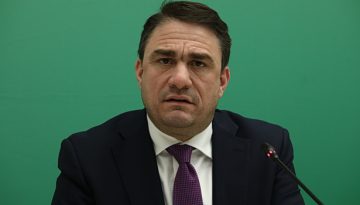Τσουκαλάς κατά Μητσοτάκη: Παρουσιάζει τον εαυτό του ως Μεσσία που αν φύγει, θα χαθεί η χώρα