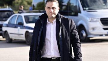 Τσουκαλάς κατά Μητσοτάκη: Αστείο να μιλά για θεσμικότητα ο πρωθυπουργός της συγκάλυψης και της προσβολής των θεσμών