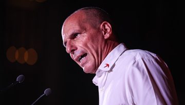 Βαρουφάκης: Αρνήθηκε επίσης τη συμμετοχή του στο ντοκιμαντέρ του ΣΚΑΪ – Ιστορικά γεγονότα πλαστογραφούνται