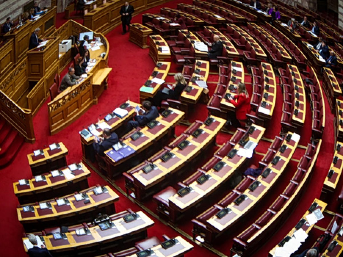 Βουλή: Αποφεύγει την εξεταστική η κυβέρνηση επικαλούμενη «εθνική άμυνα και εξωτερική πολιτική» – Σε εξέλιξη η συζήτηση