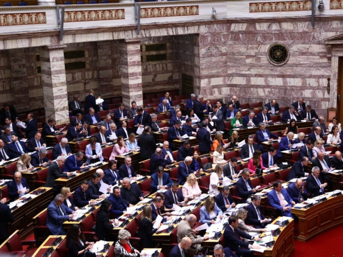 Βουλή: Απορρίφθηκαν οι προτάσεις για Προανακριτική κατά των Λιβανού και Αραμπατζή