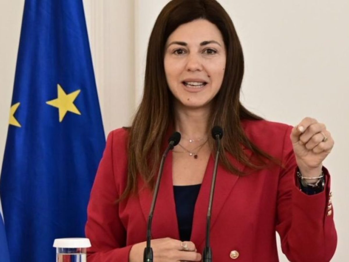 Ζαχαράκη για Πανελλήνιες: «Δεν μπορεί το μέλλον ενός παιδιού να κρίνεται σε 3 ώρες»