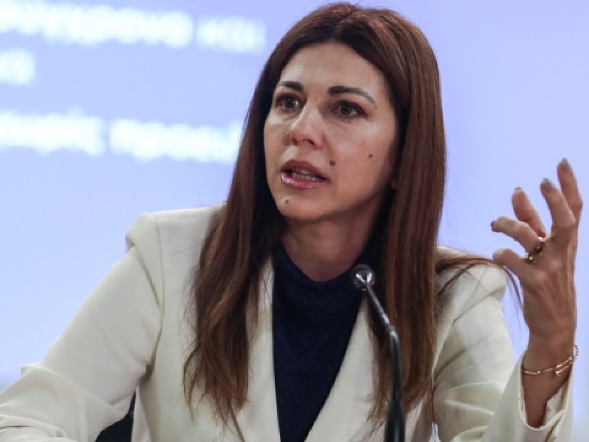 Ζαχαράκη για τις 17χρονες μαθήτριες στην Ηλιούπολη: Κανένα παιδί δεν πρέπει να αισθάνεται μόνο του