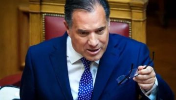 Άδωνις Γεωργιάδης: Το ΠΑΣΟΚ τον στοχοποιεί γιατί κυριαρχεί στην πολιτική ατζέντα