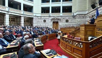 Άνοιξαν νέες πληγές στη ΝΔ: Εξι ώρες με μπηχτές και αλληλοκαρφώματα