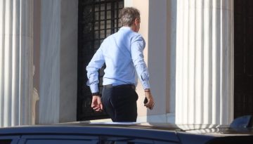 Αναθαρρεί το Μαξίμου: Βλέπει αντοχή κυβέρνησης, υπεροχή Μητσοτάκη, ο παράγων «γκρίζα ζώνη»