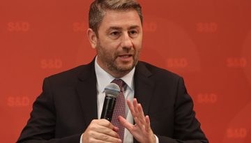 Ανδρουλάκης: Manual Μητσοτάκη να πετά τις δικογραφίες στον κάδο των αχρήστων – Αξιακή η μάχη των εκλογών