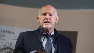 Από την κρίση χρέους στην κρίση εμπιστοσύνης: Παπανδρέου, Παπαδήμος και οι αιχμές για τη Δικαιοσύνη