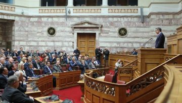 «Απών» ο Καραμανλής, «παρών» από 40 βουλευτές που θα μιλήσουν στην ΚΟ της ΝΔ