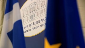 Αθήνα: Αναλάβαμε για ανθρωπιστικούς λόγους να υποδεχθούμε στο εδάφός μας τους επιβαίνοντες του στολίσκου