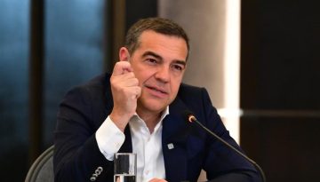 Κεντροαριστερά: Γύρω-γύρω όλοι και στο συστημικό κέντρο ο Τσίπρας