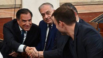 Ο Τσίπρας τους ξεμπροστιάζει για το πόσα λεφτά χάνονται σε ημετέρους και στη λαμογιά, ο Κασσελάκης έκανε τετ α κε και βγήκε δεξιά | in.gr