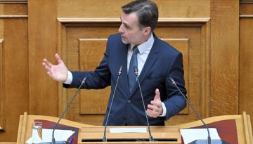 Παραιτήθηκε και ο Μιχάλης Χουρδάκης από τους «Δημοκράτες» του Κασσελάκη