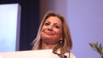 Καζάνι έτοιμο να εκραγεί το κόμμα Καρυστιανού | in.gr