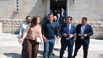 Διώχνει μετανάστη με νόμιμη άδεια διαμονής ο Πλεύρης – Τον κατηγορεί για fake news | in.gr