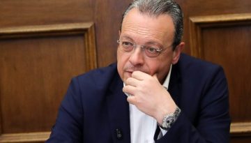 Περίμεναν να παραιτηθεί ο Φάμελλος στην Ολομέλεια…