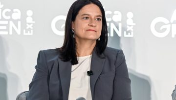 ΤΑ ΝΕΑ Κατατέθηκε το νομοσχέδιο Κεραμέως για ίσες αμοιβές