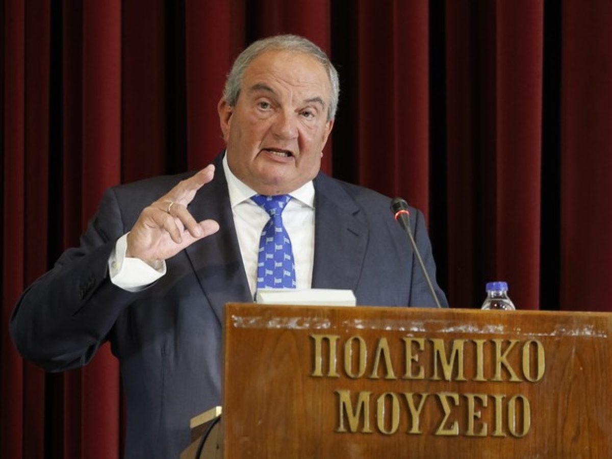 EL – Καραμανλής: «Είμαστε γνήσιοι Μακεδόνες – Η πατρίδα μας ήταν υπό μακρά κατοχή»