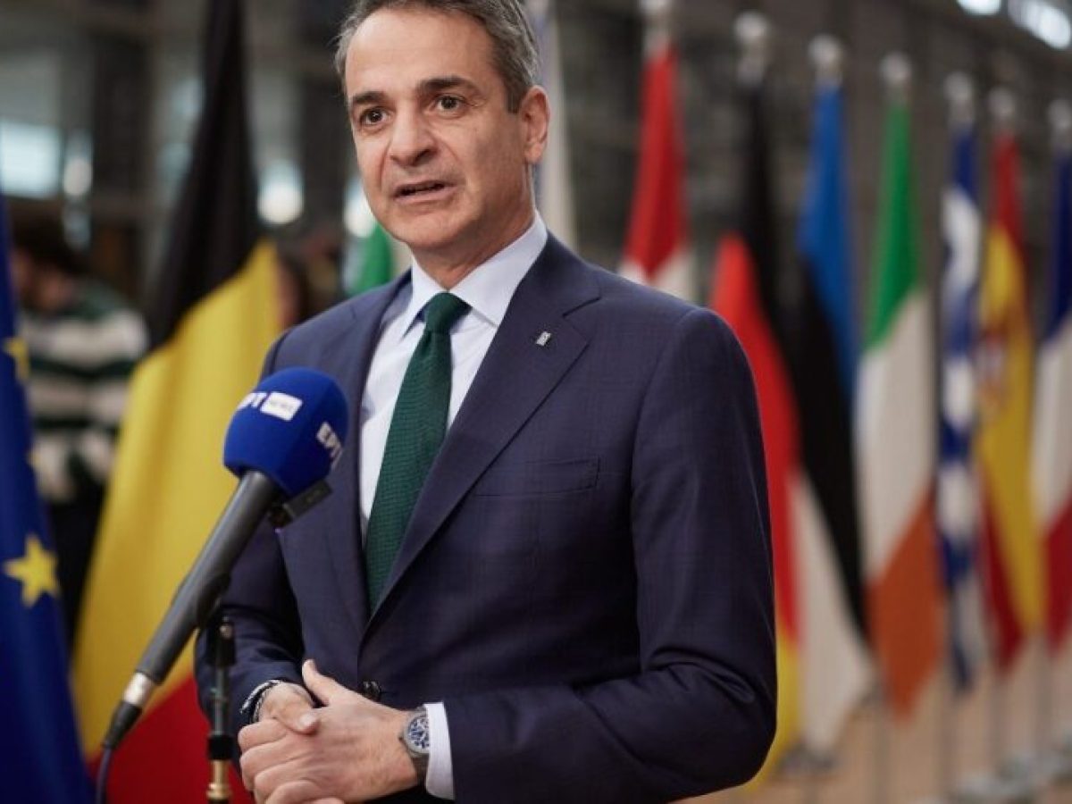Μητσοτάκης από Βρυξέλλες: Υποχρέωση να διασφαλίσουμε τη μείωση των τιμών στα καύσιμα
