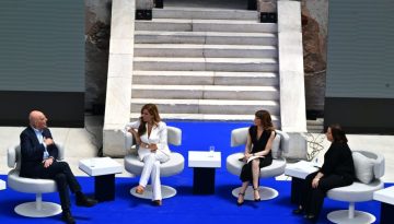 OT Forum – Δένδιας: Δικαίωμα του Σαμαρά να έχει απόψεις – Στην αριστερά o Τσίπρας, όχι στην κεντροαριστερά