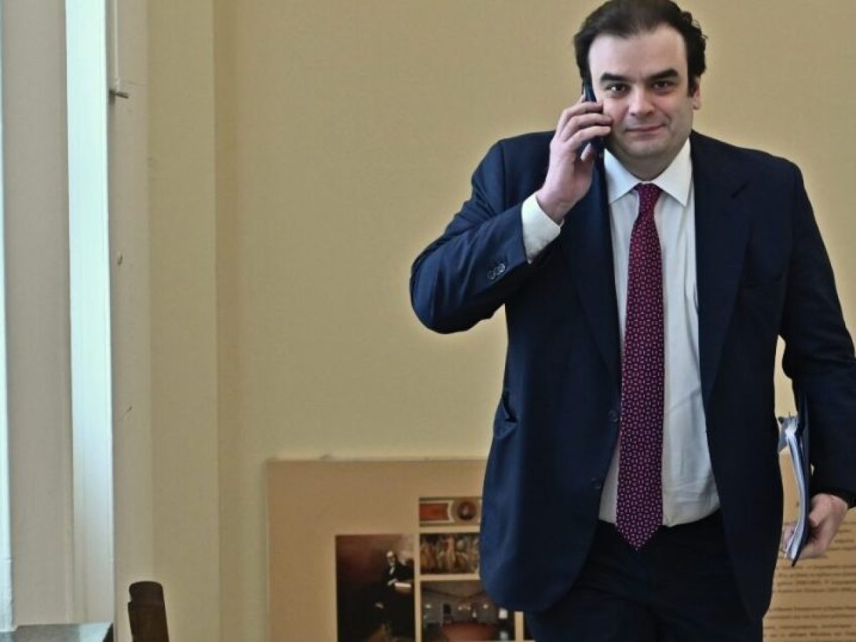 Παρέλαση υπουργών και «σήμα» για κάλπες
