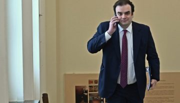 Παρέλαση υπουργών και «σήμα» για κάλπες