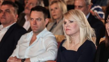 Αποχωρεί από το κόμμα «Δημοκράτες» η Θεοδώρα Τζάκρη – Κασσελάκης: «Εγώ της ζήτησα να παραιτηθεί» | ΤΑ ΝΕΑ