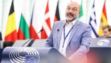 Αρναούτογλου: Ζητά άμεσα μέτρα στήριξης από την ΕΕ της μέσης και παράκτιας αλιείας