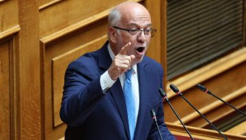 Μπηχτή Φλωρίδη σε Ανδρουλάκη για τη Συνταγματική Αναθεώρηση: Οποιος απέχει, θα βλέπει τη βελόνα να κουνιέται προς τα κάτω