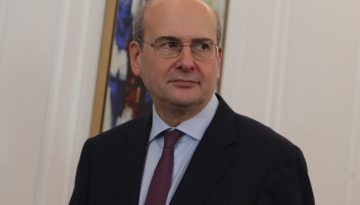 Χατζηδάκης: Οι πολίτες θα επιλέξουν ανάμεσα στους Άη Βασίληδες της αντιπολίτευσης και την αποτελεσματικότητα της ΝΔ
