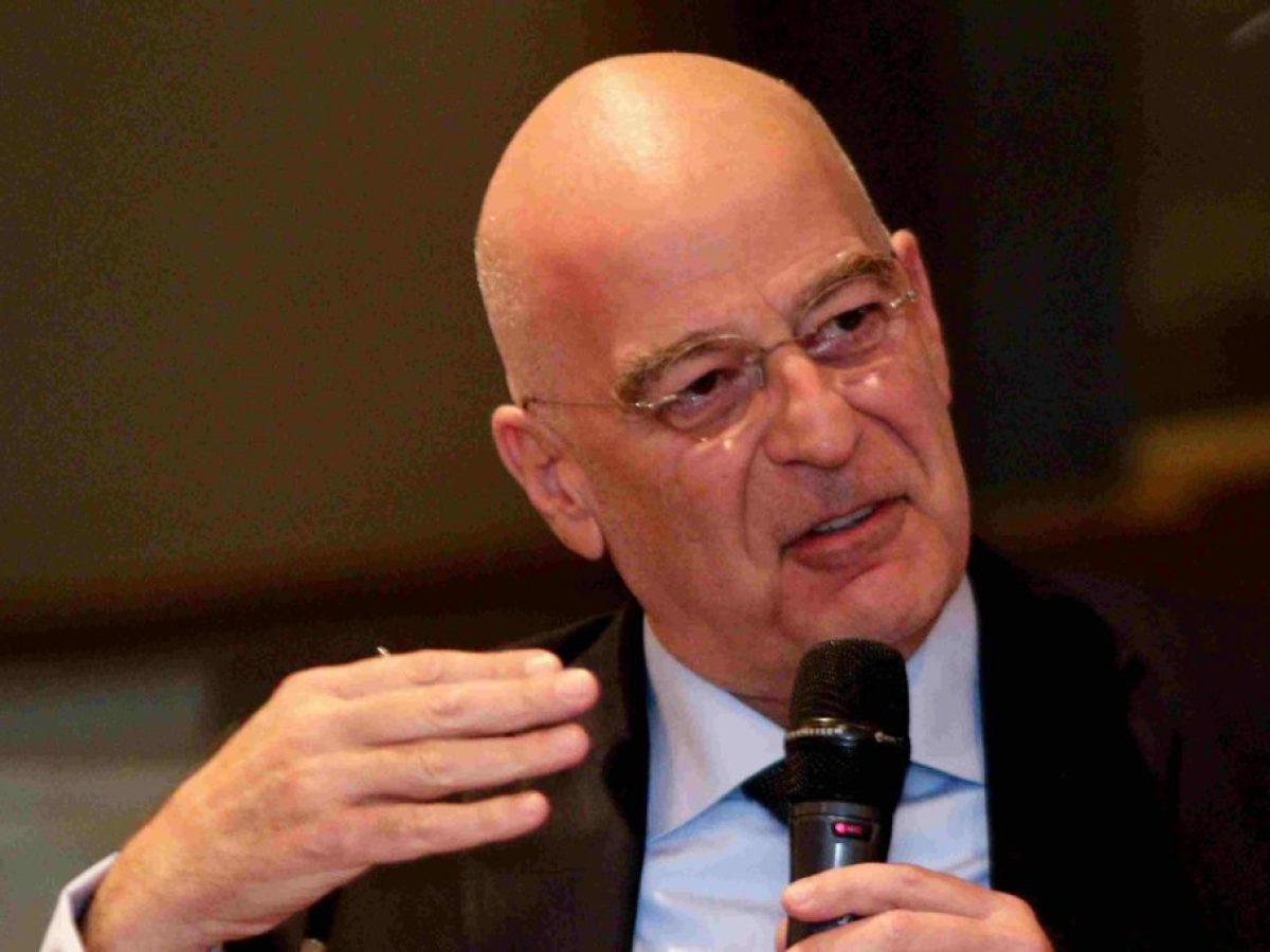 EL – Ν. Δένδιας για την Ημέρα του Πατέρα: Τις σημαντικές αξίες στη ζωή, τις διδασκόμαστε από το παράδειγμα του πατέρα μας