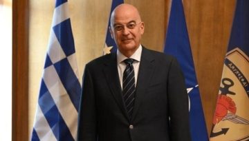 Δένδιας: Αποτίουμε φόρο τιμής στους Συμμάχους που αποβιβάστηκαν στις ακτές της Νορμανδίας